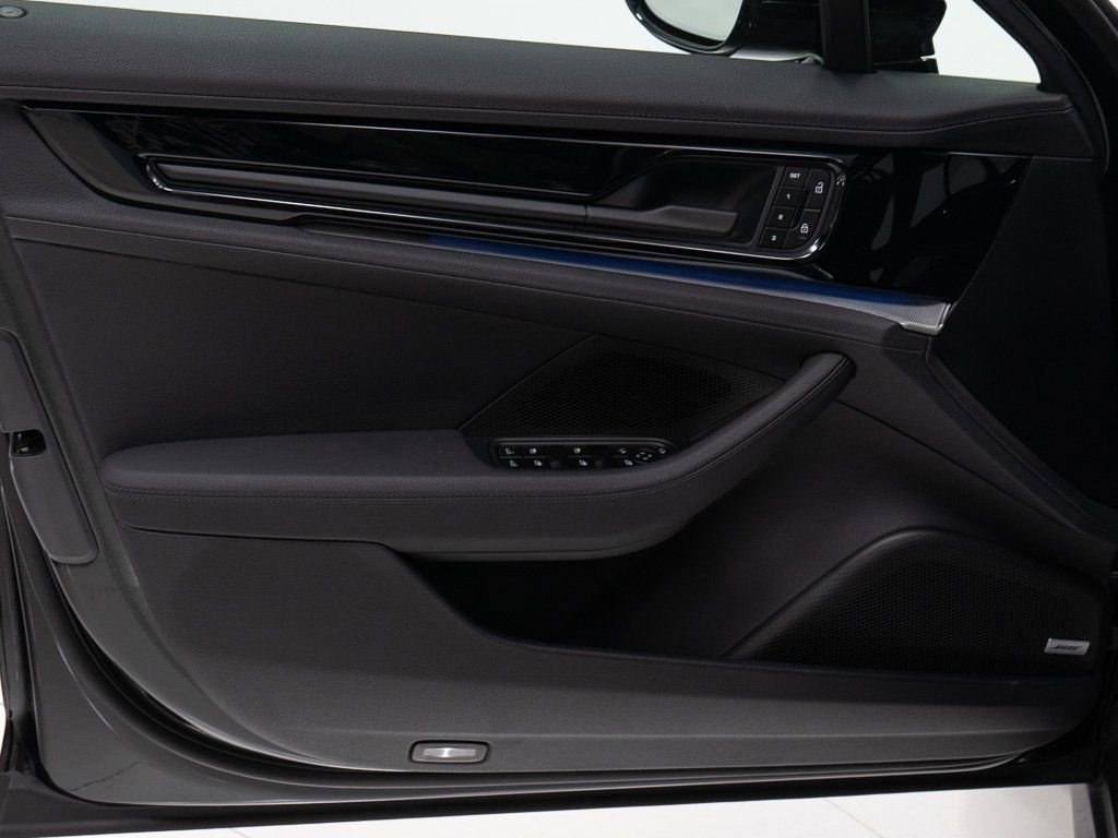 Used 2024 Porsche Panamera 4 image 11