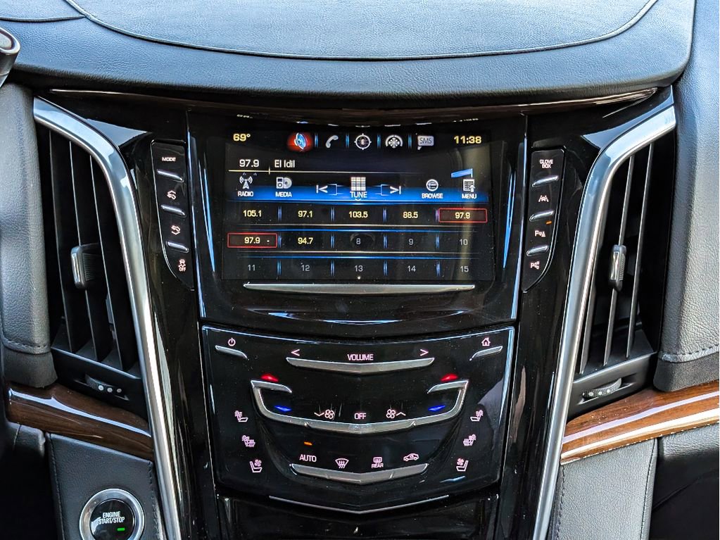 Used 2020 Cadillac Escalade ESV Luxury image 21