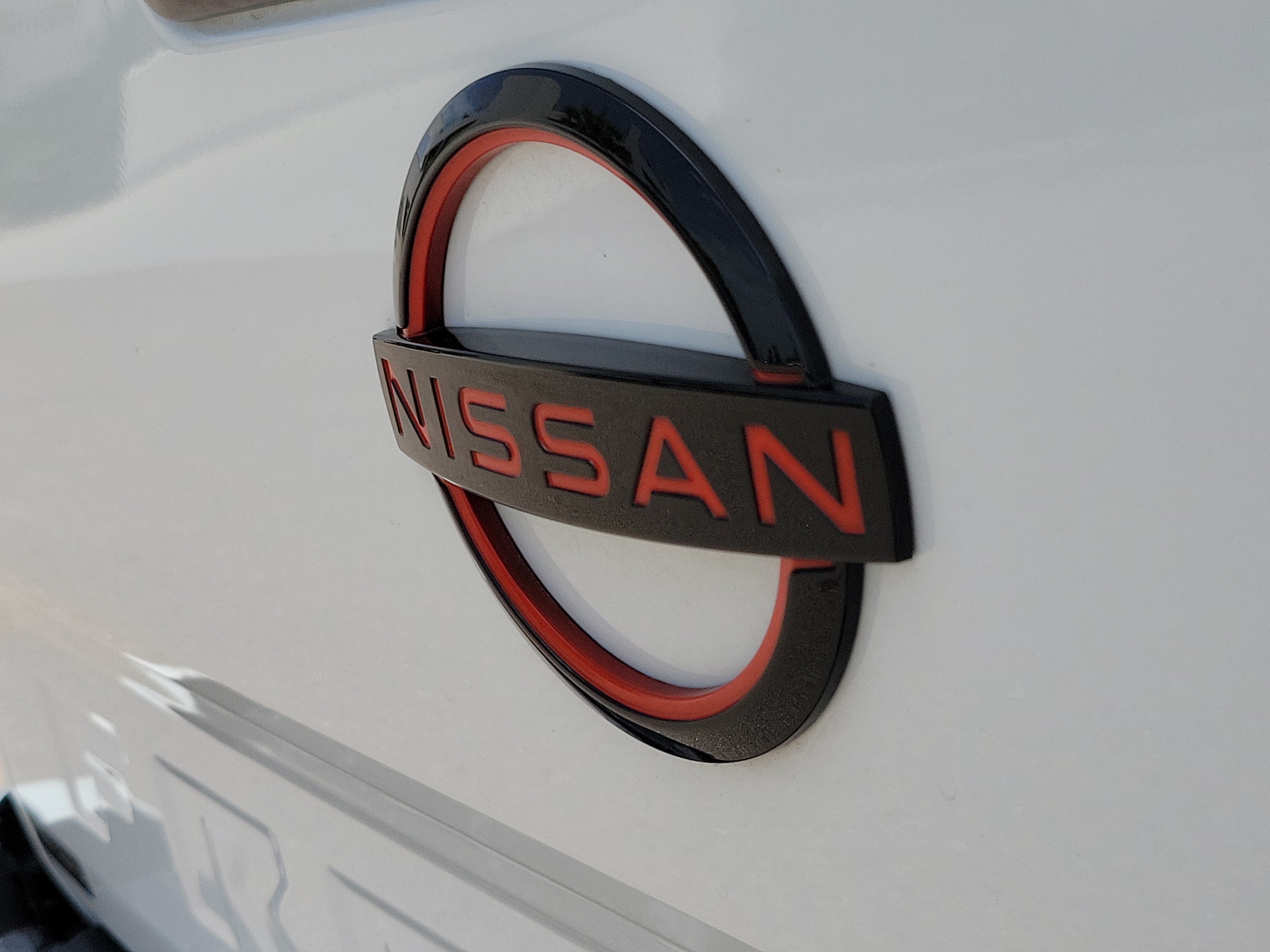 Used 2024 Nissan Frontier PRO-4X w/ Technology Package AWD/4WD image 8