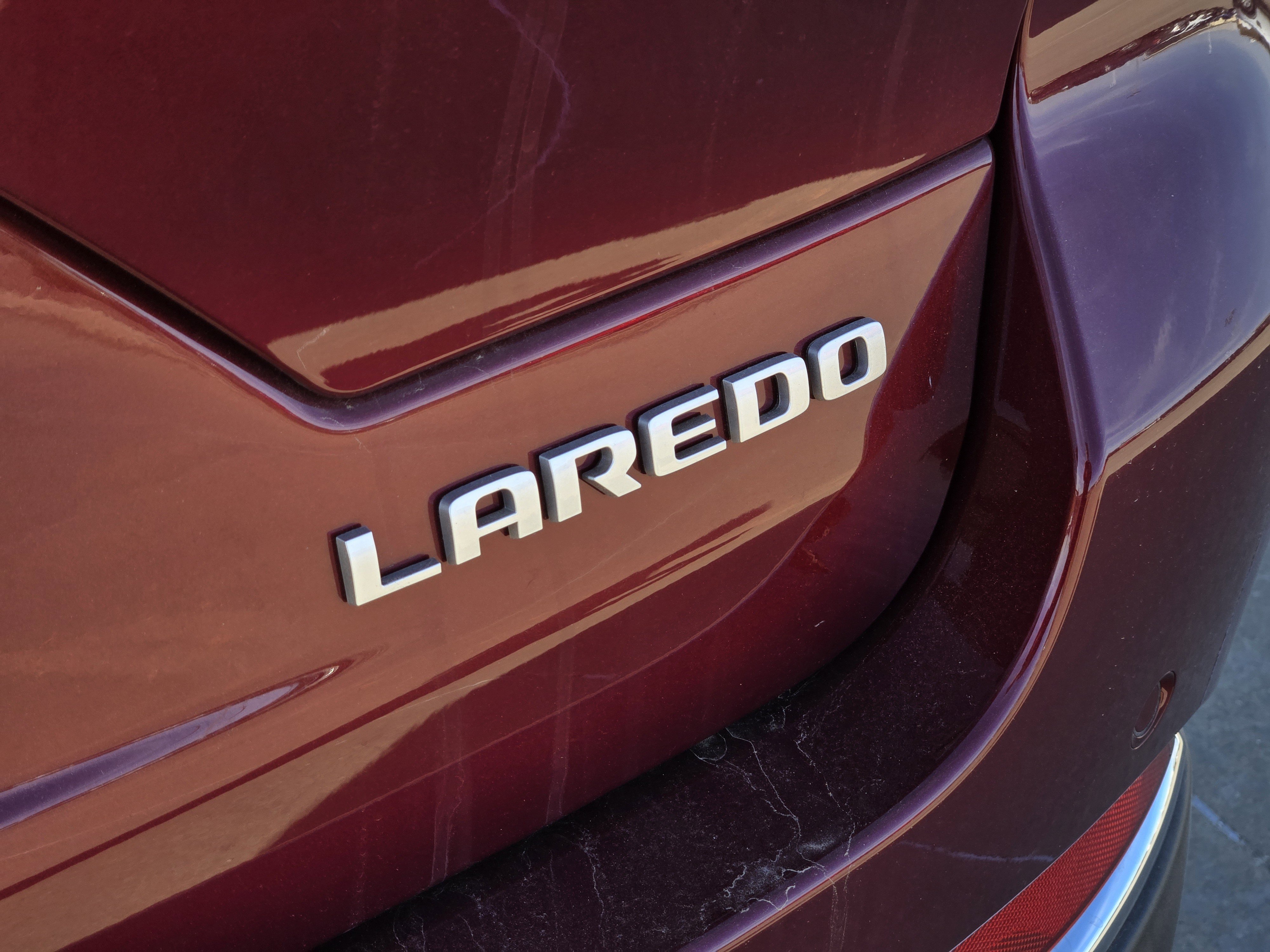 New 2025 Jeep Grand Cherokee Laredo w/ Luxury Tech Group I RWD image 5