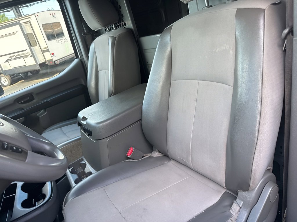 Used 2018 Nissan NV 3500 SV image 4