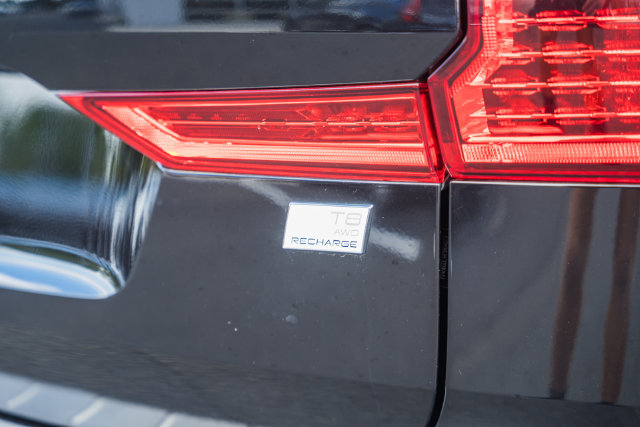 Used 2024 Volvo XC60 T8 Plus w/ Protection Package Premier AWD/4WD image 8
