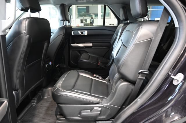 Used 2022 Ford Explorer XLT w/ Equipment Group 202A AWD/4WD image 11