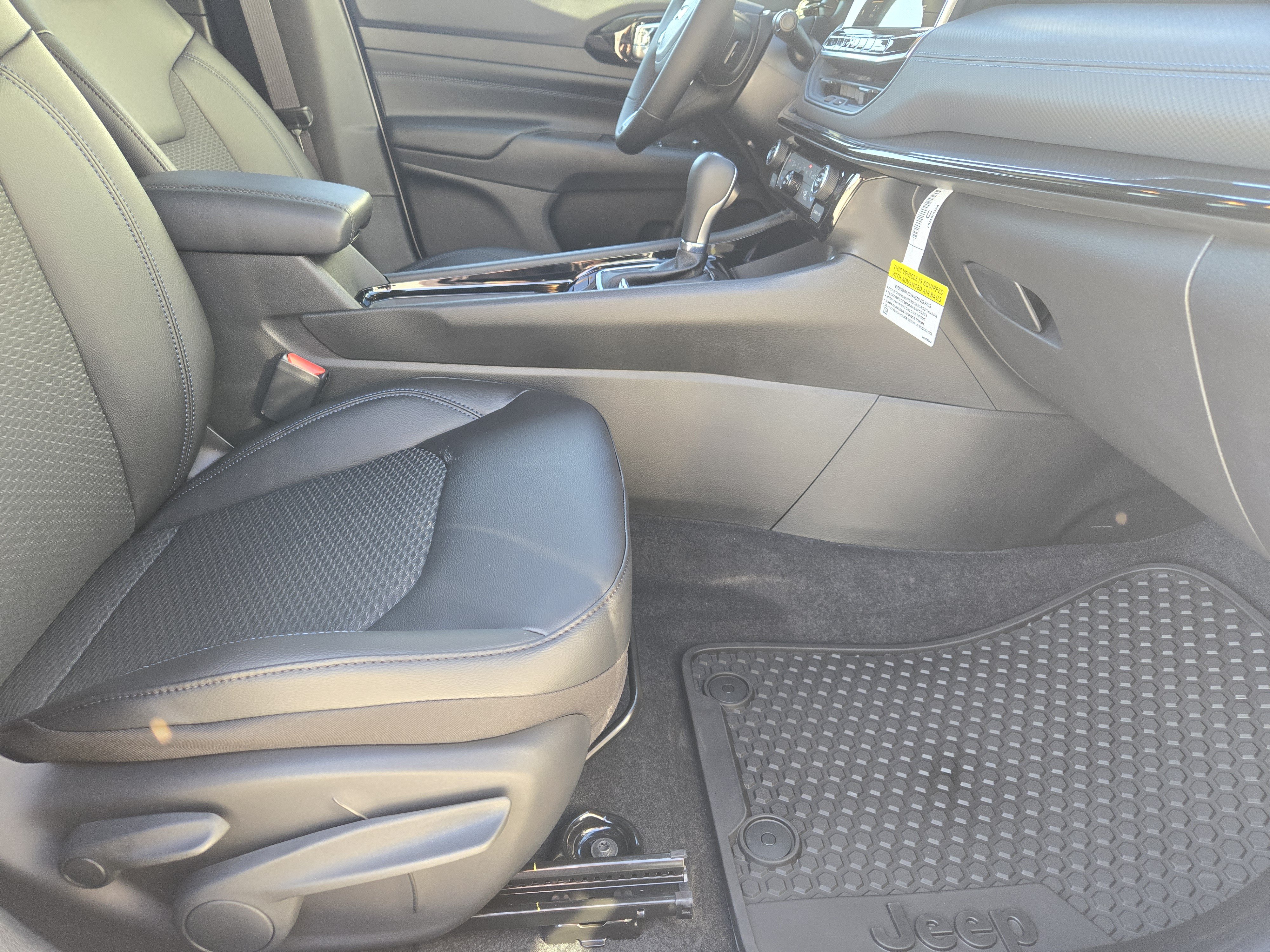 New 2026 Jeep Compass Latitude AWD/4WD image 12