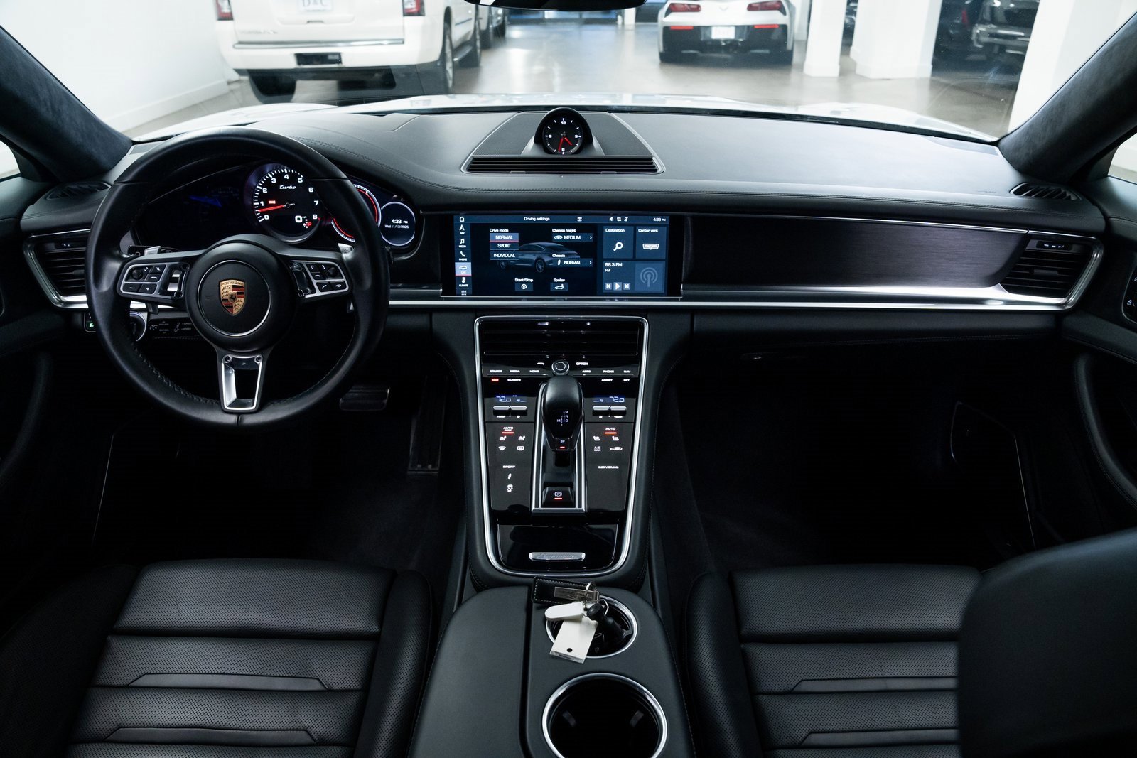 Used 2019 Porsche Panamera Turbo image 9