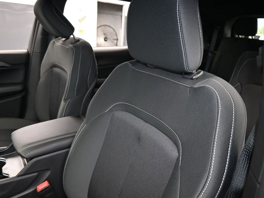 Used 2024 Jeep Grand Cherokee L Laredo w/ Luxury Tech Group I image 14