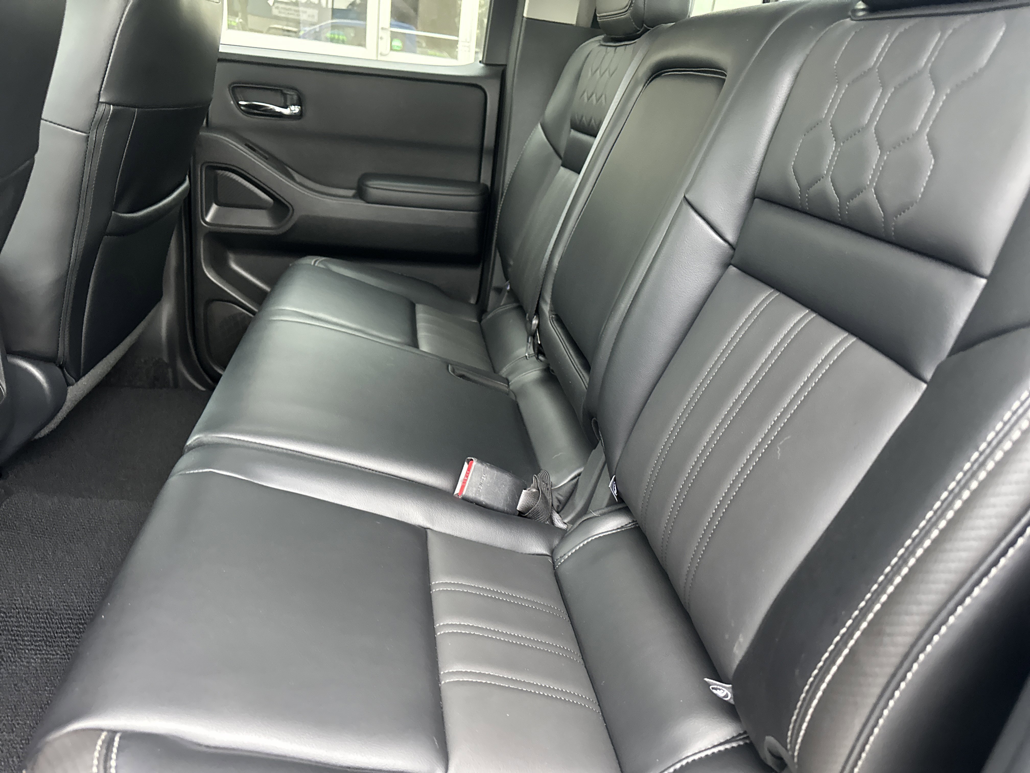 Used 2025 Nissan Frontier SL image 12