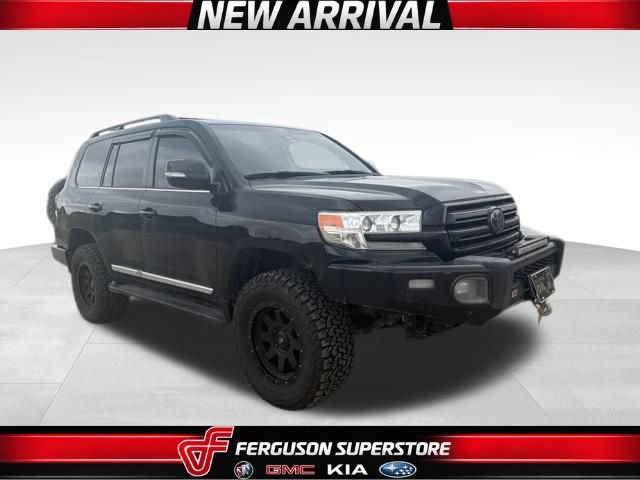 Used 2018 Toyota Land Cruiser w/ Four Season Floor Mat Package AWD/4WD image 1
