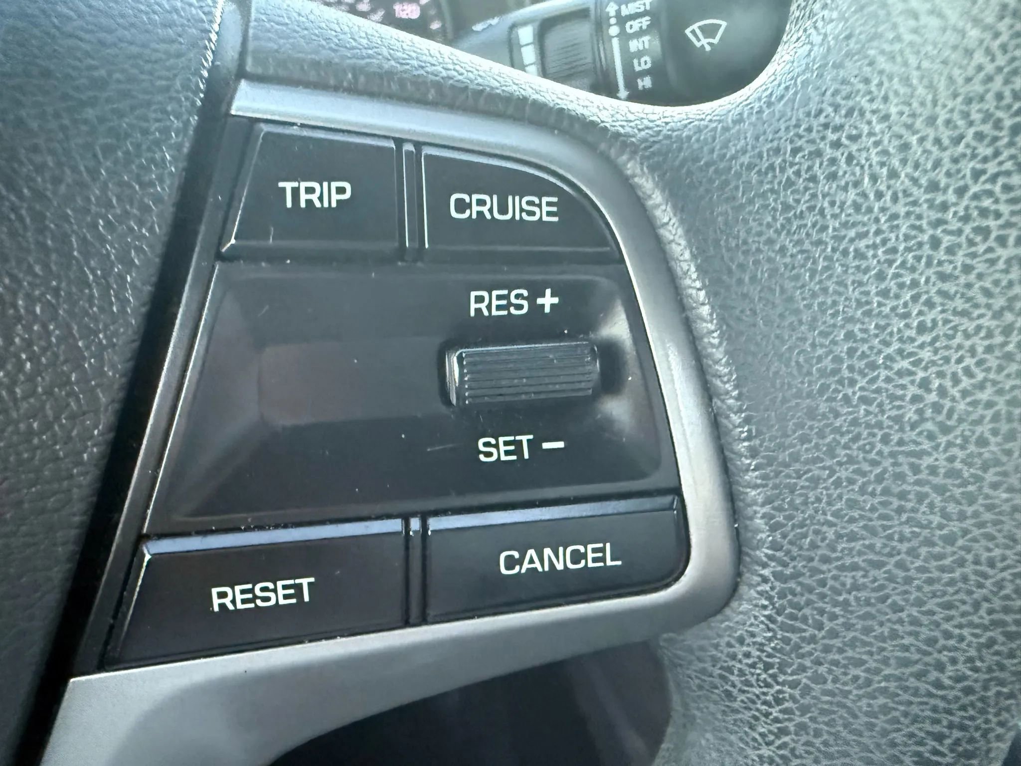 Used 2018 Hyundai Elantra SE w/ SE Connectivity Package 04 image 16