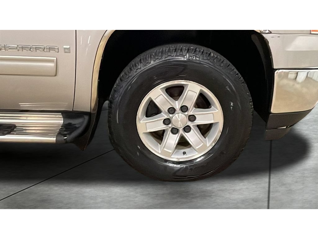 Used 2008 GMC Sierra 1500 SLE w/ Z71 Off-Road Package RWD image 3