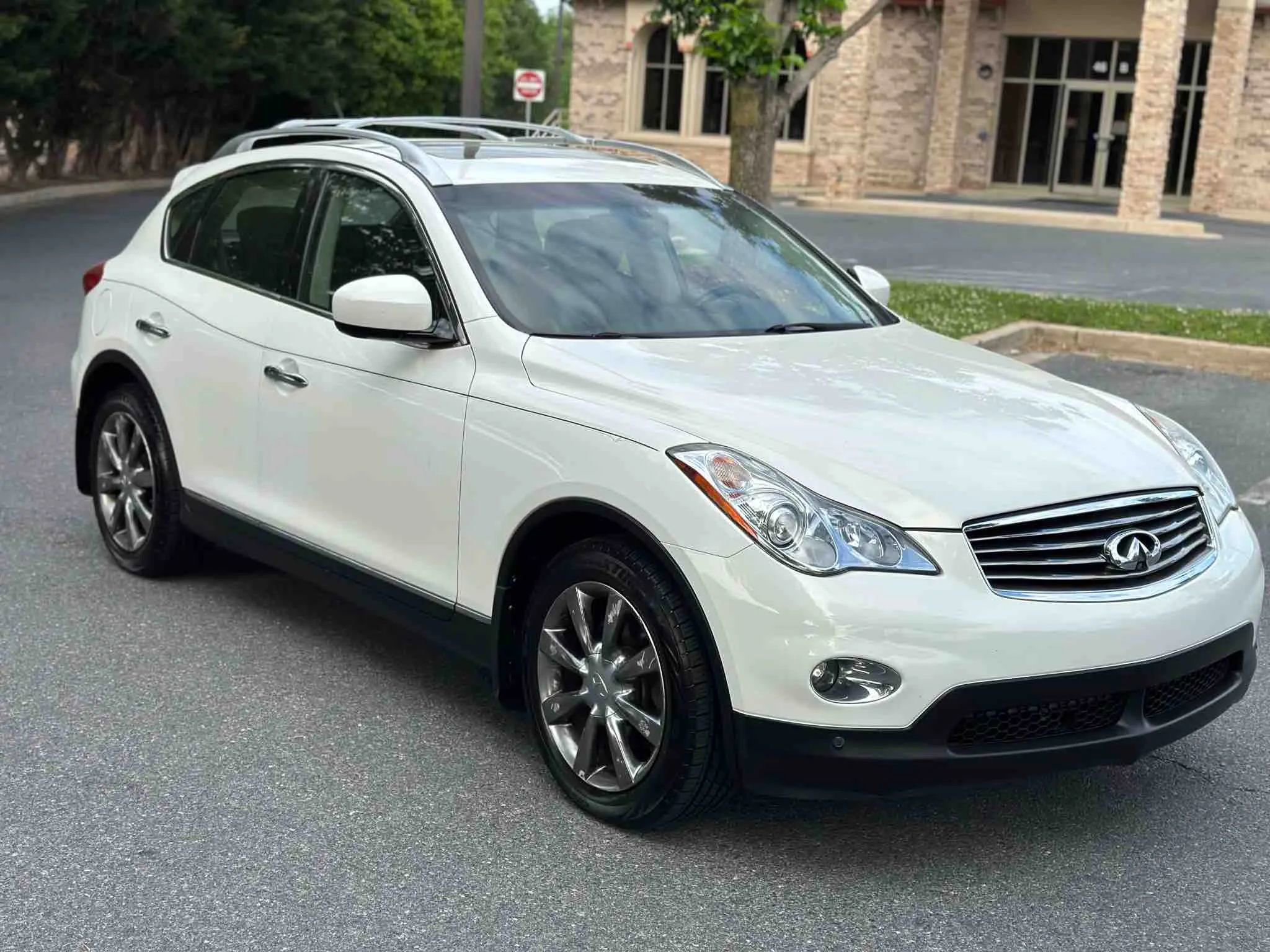 Used 2012 INFINITI EX35 Journey w/ Premium Pkg image 5