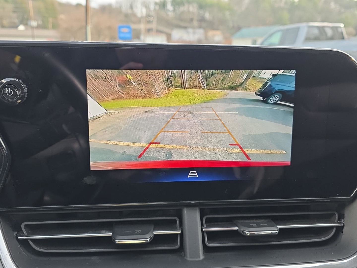 Used 2024 Chevrolet Trax LT w/ Driver Confidence Package image 15