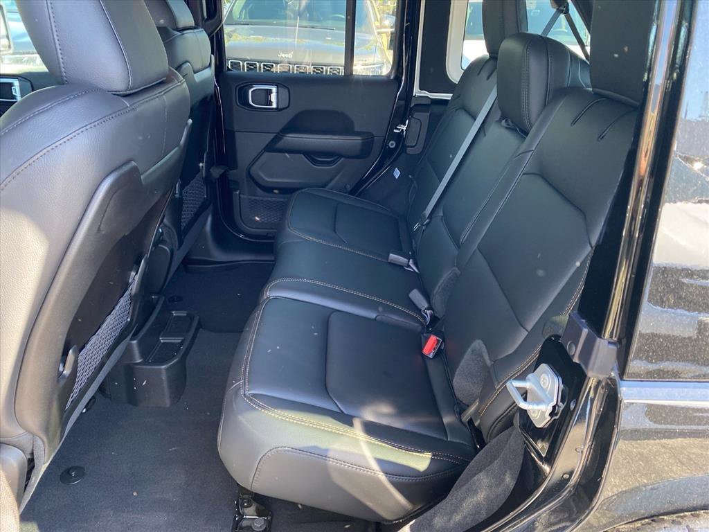 New 2026 Jeep Wrangler Unlimited Sahara w/ Technology Group AWD/4WD image 14