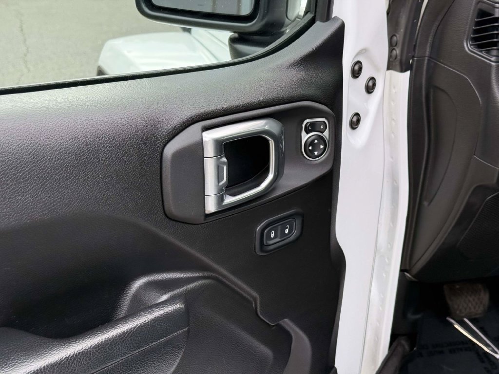 Used 2024 Jeep Wrangler Unlimited w/ Convenience Group AWD/4WD image 32