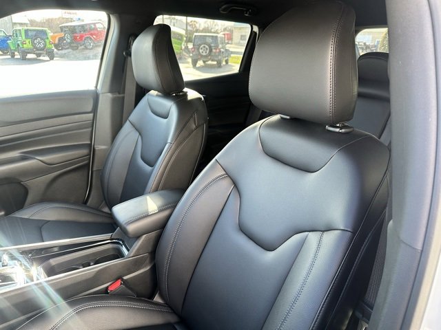 New 2026 Jeep Compass Limited image 18