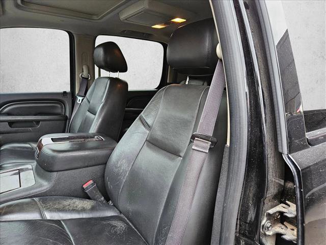 Used 2013 GMC Yukon XL Denali image 18