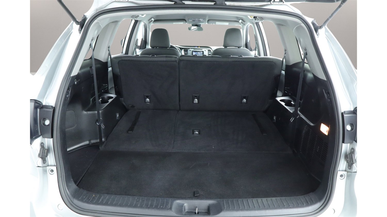 Used 2018 Toyota Highlander LE image 35