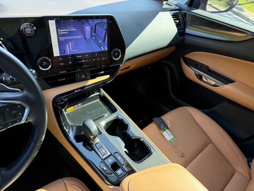 Certified 2025 Lexus NX 250 FWD w/ Accessory Package (Z2) image 34