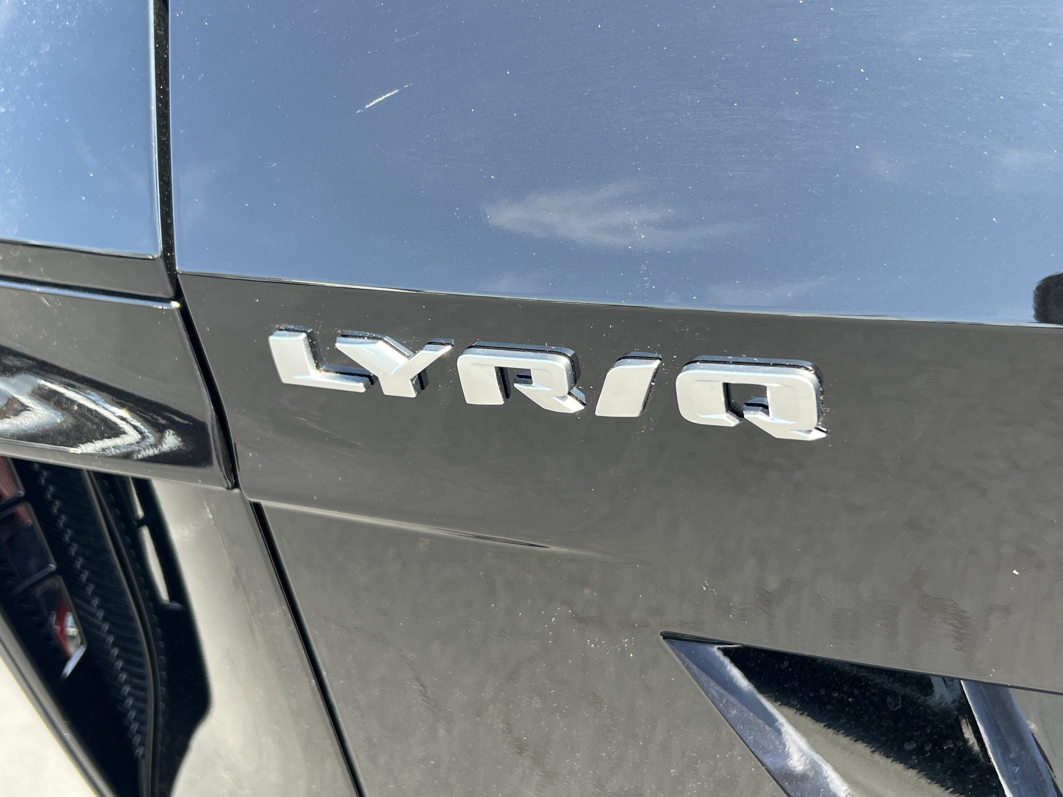 New 2026 Cadillac Lyriq Signature Sport AWD/4WD image 9