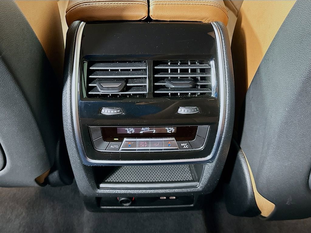 Used 2021 BMW X7 xDrive40i w/ Premium Package image 26