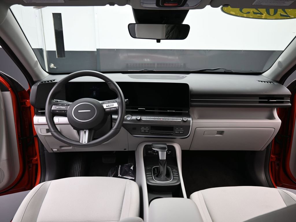 Certified 2025 Hyundai Kona SEL image 10