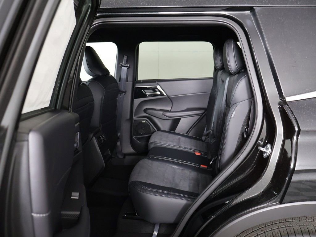 New 2026 Mitsubishi Outlander LE FWD image 26