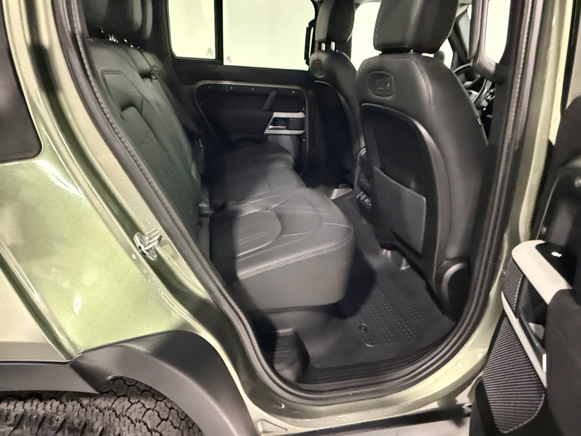 Used 2022 Land Rover Defender 110 S image 45