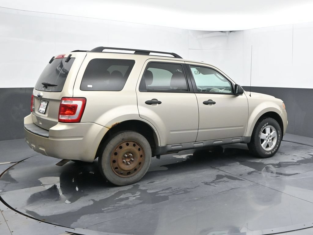 Used 2010 Ford Escape XLT FWD image 3