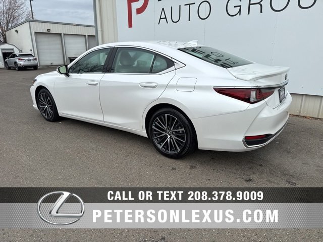 Used 2024 Lexus ES 300h w/ Premium Package image 5