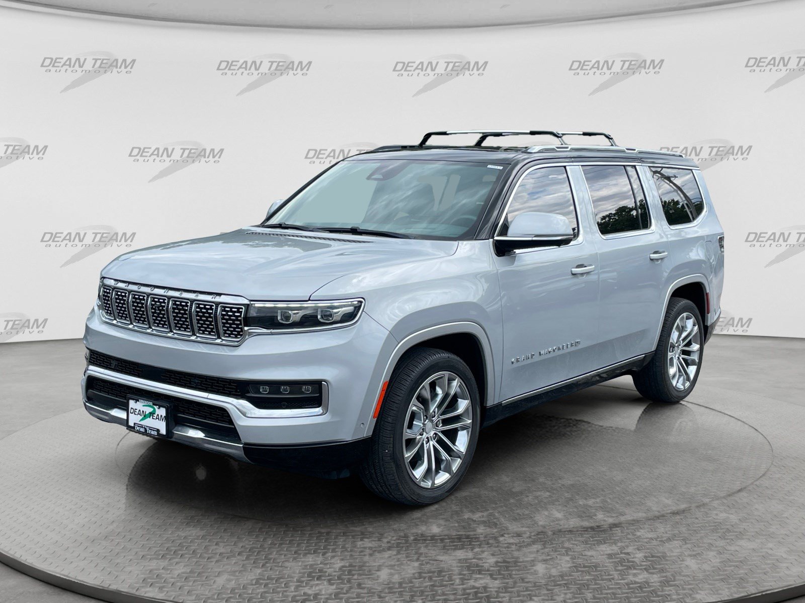 Used 2022 Jeep Grand Wagoneer Series II w/ Premium Group II AWD/4WD image 3