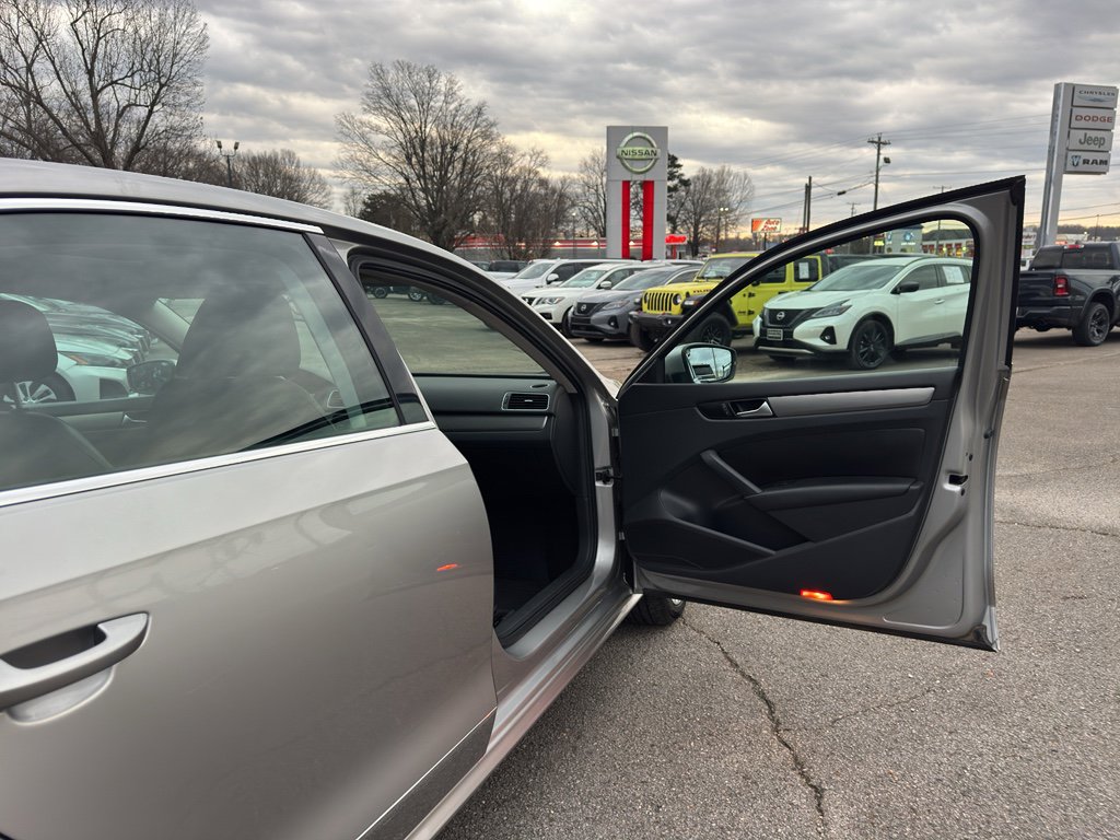 Used 2014 Volkswagen Passat TDI SE image 20