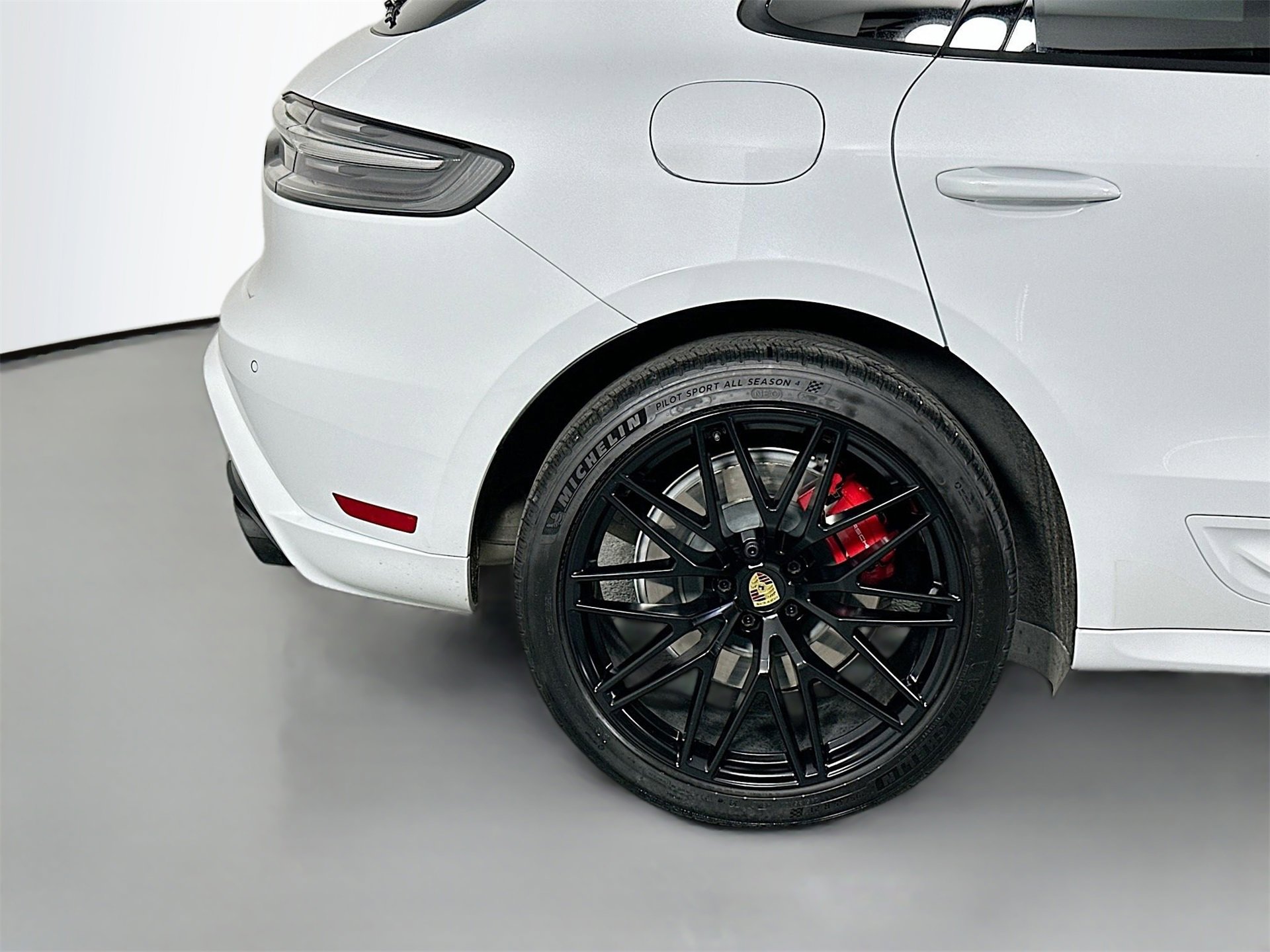 Certified 2022 Porsche Macan GTS image 13