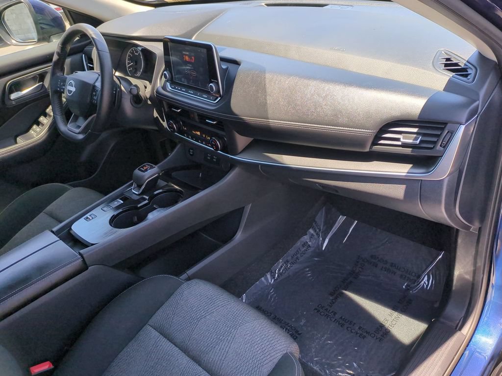 Used 2025 Nissan Rogue SV FWD image 34