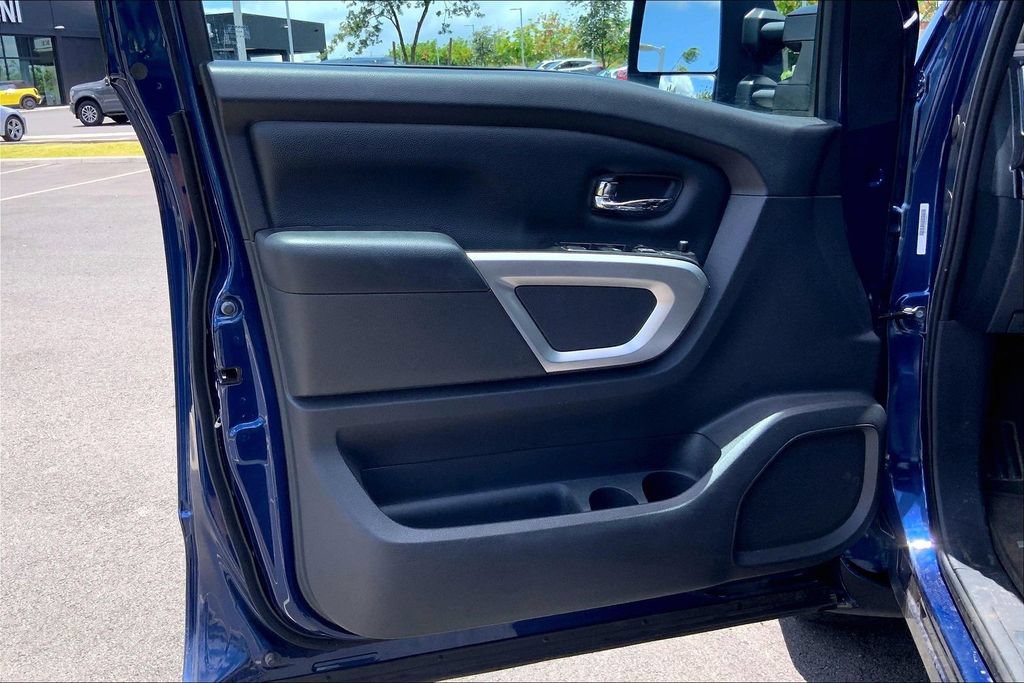 Used 2020 Nissan Titan SV w/ SV Convenience Package RWD image 21