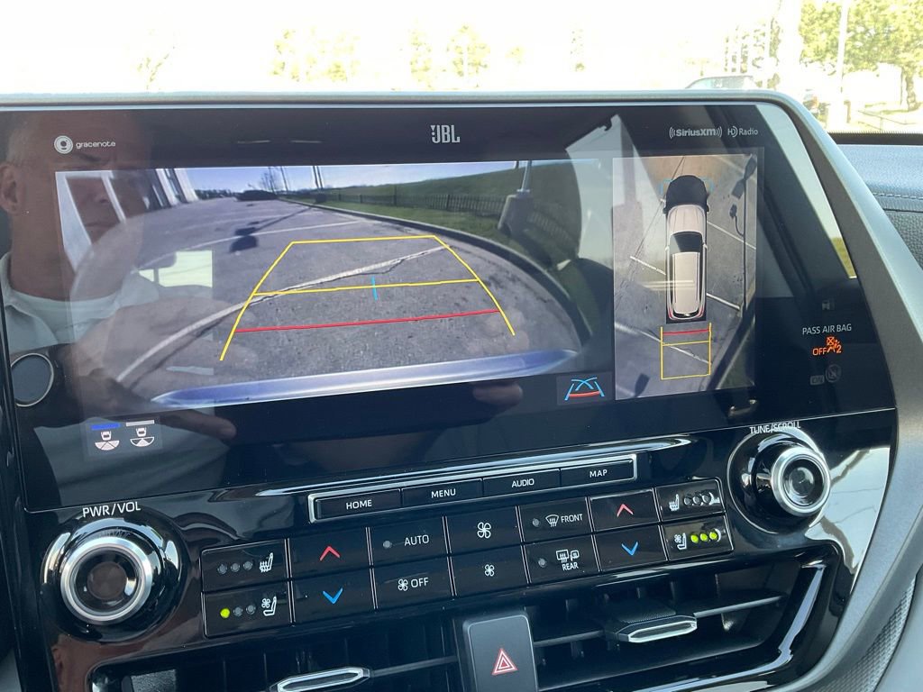 Used 2021 Toyota Highlander Limited image 14