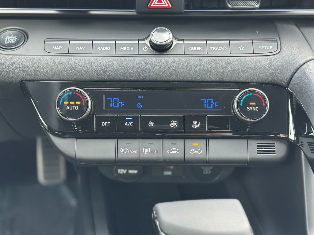 New 2025 Hyundai Elantra SEL image 15