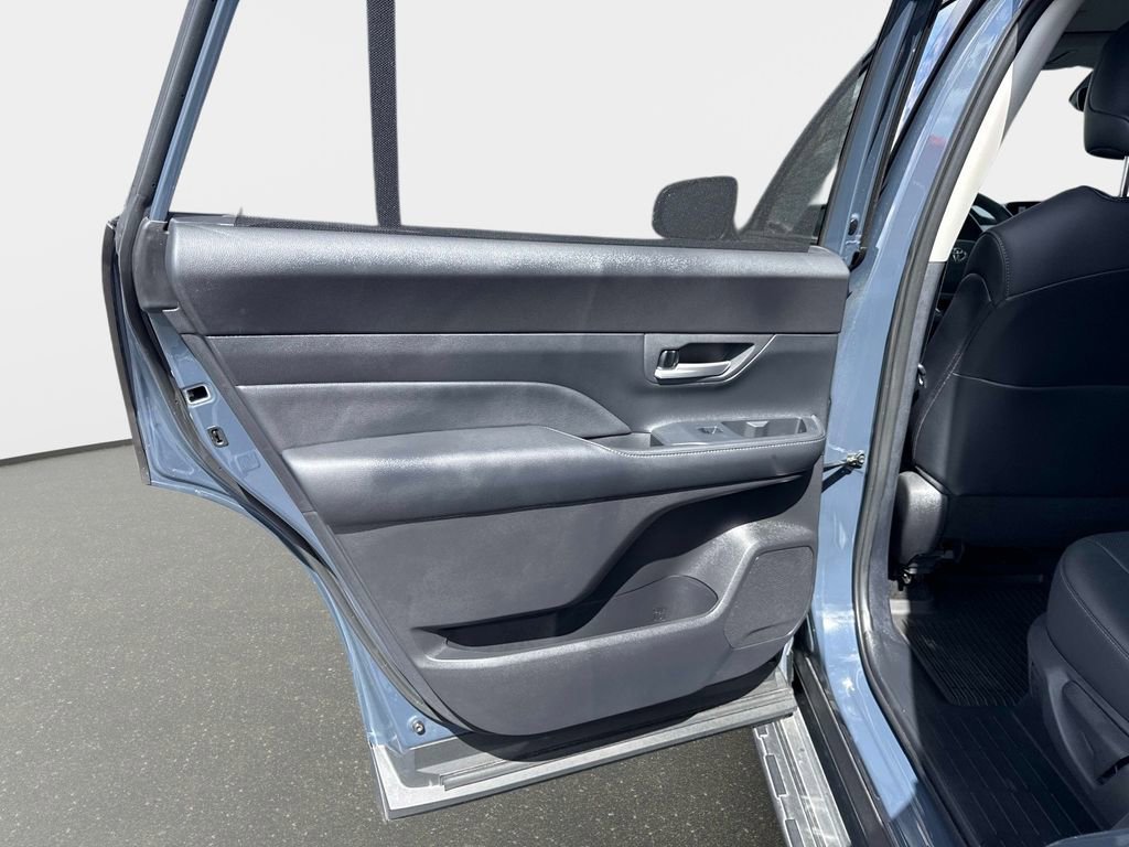 Used 2024 Toyota Grand Highlander Limited image 12