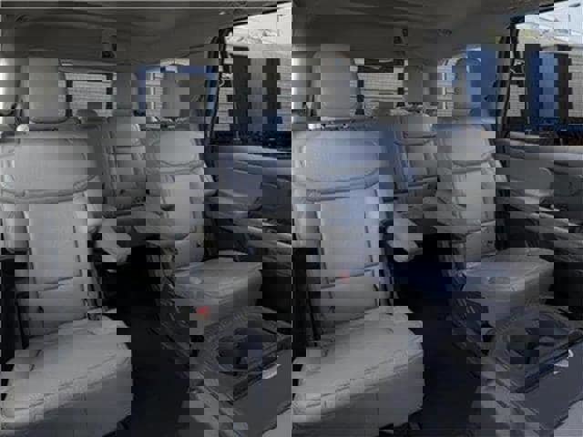 New 2025 Ford Expedition Active image 95