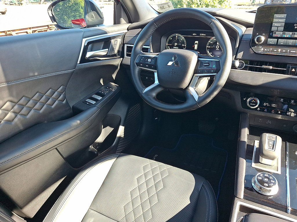Used 2025 Mitsubishi Outlander SEL Black Edition AWD/4WD image 15