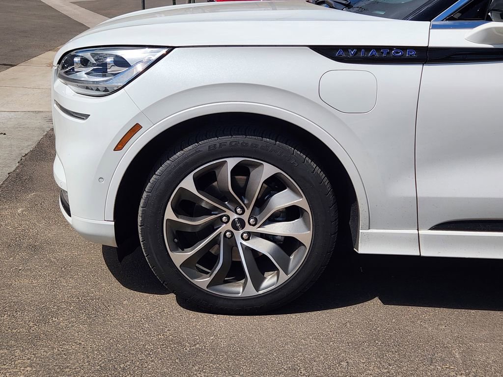 Used 2021 Lincoln Aviator Grand Touring w/ Equipment Group 302A AWD/4WD image 9