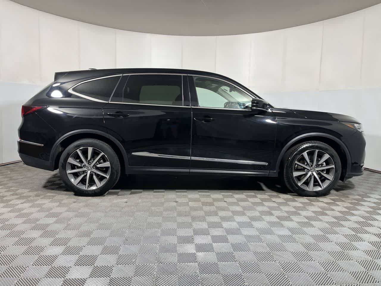 Certified 2025 Acura MDX SH-AWD w/ Technology Package image 9