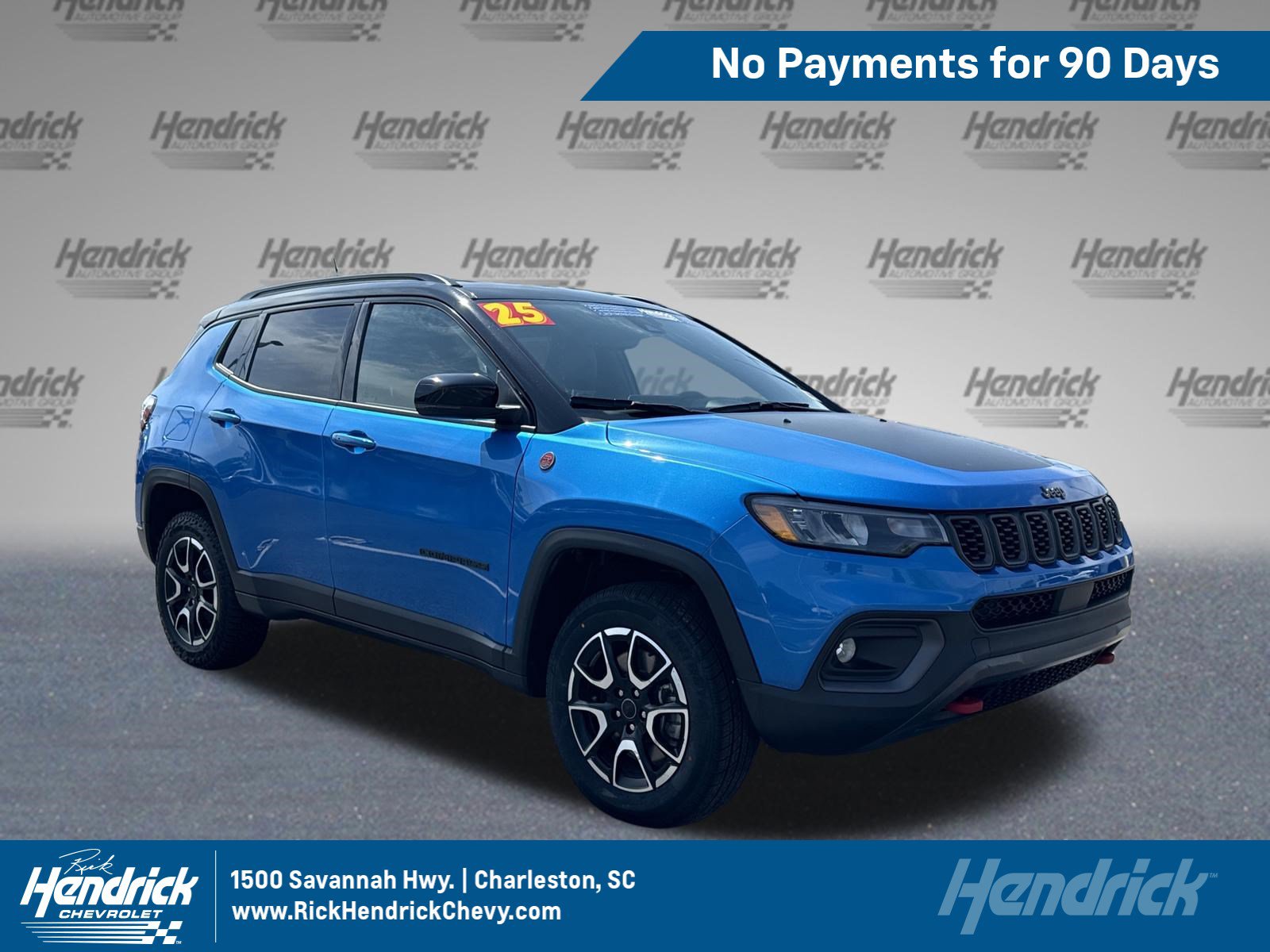 Used 2025 Jeep Compass Trailhawk w/ Trailer Tow Group AWD/4WD image 1