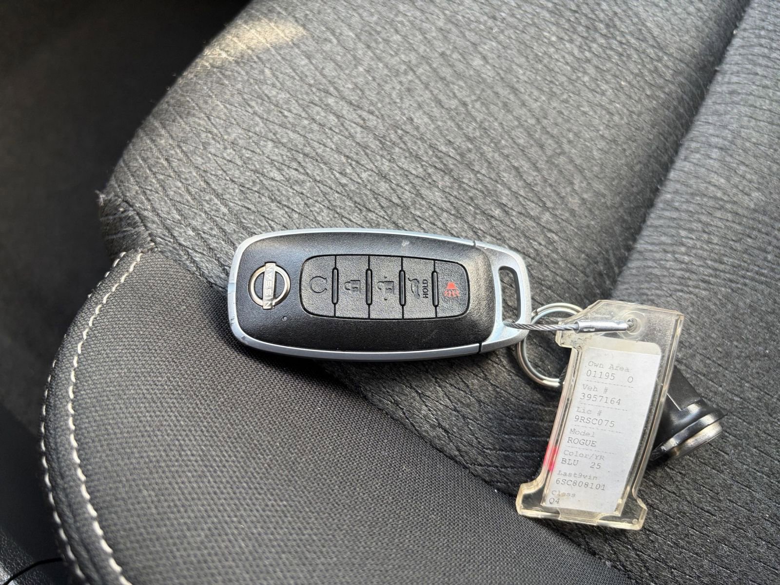 Used 2025 Nissan Rogue SV FWD image 27