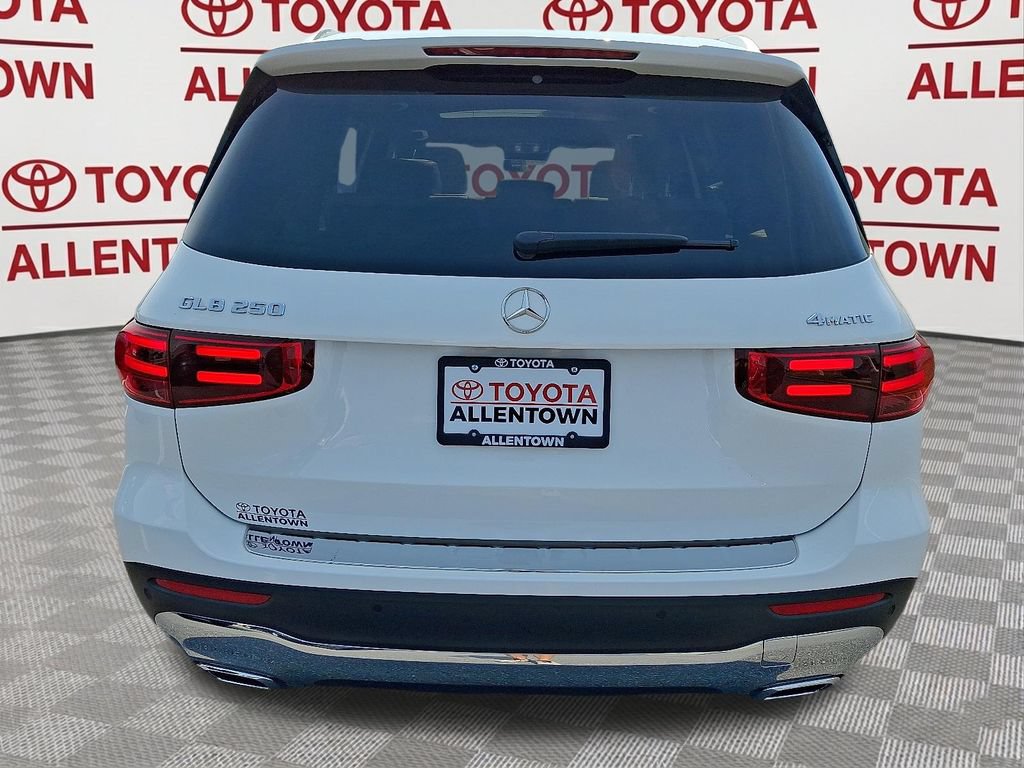 Used 2024 Mercedes-Benz GLB 250 4MATIC image 6