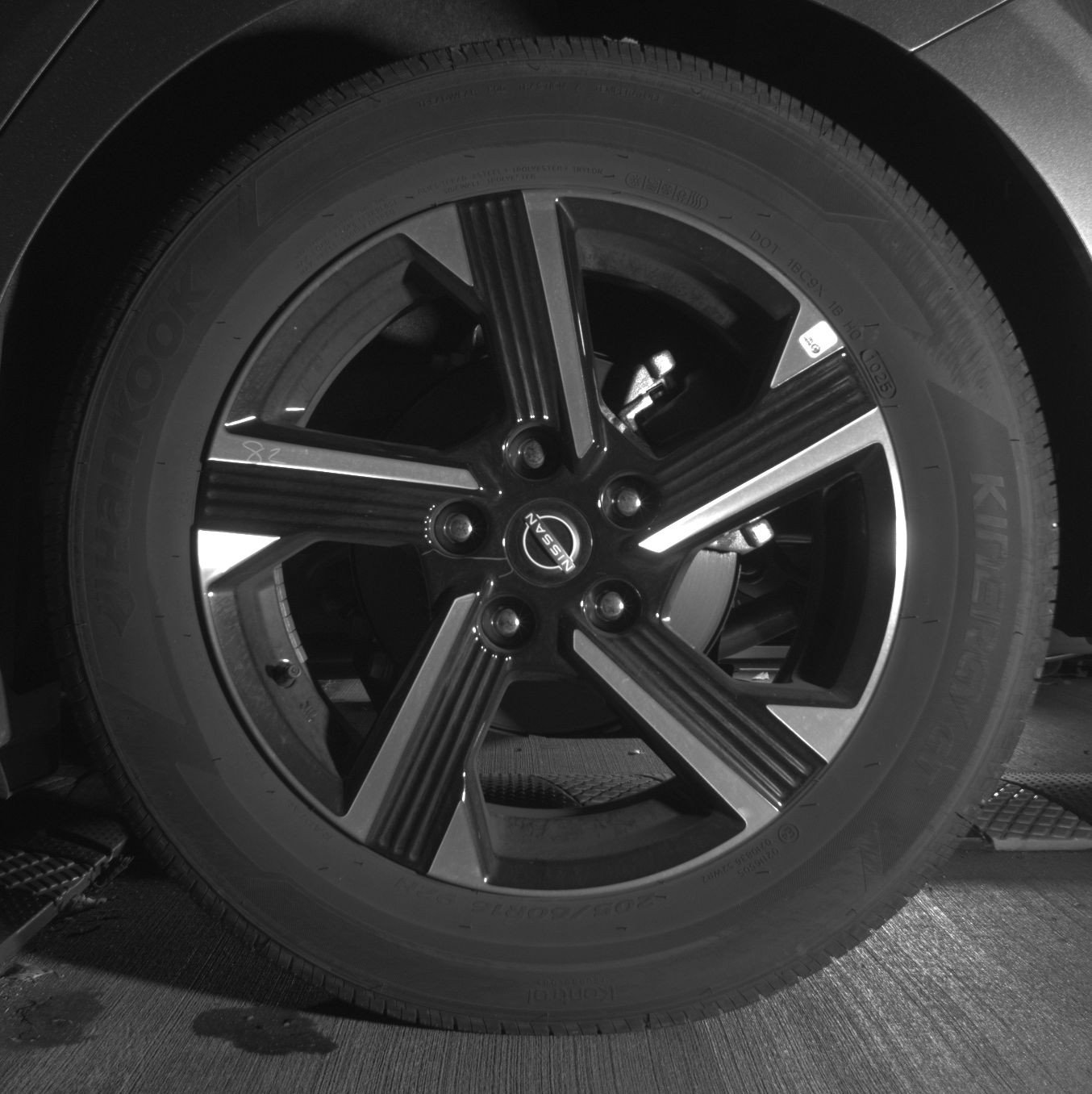 Used 2025 Nissan Sentra SV FWD image 14