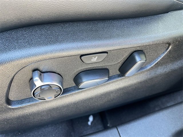 Used 2025 Cadillac XT4 Premium Luxury w/ Technology Package image 12