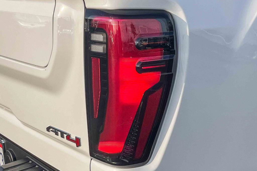 Used 2024 GMC Sierra 2500 AT4 w/ AT4 Premium Plus Package image 8