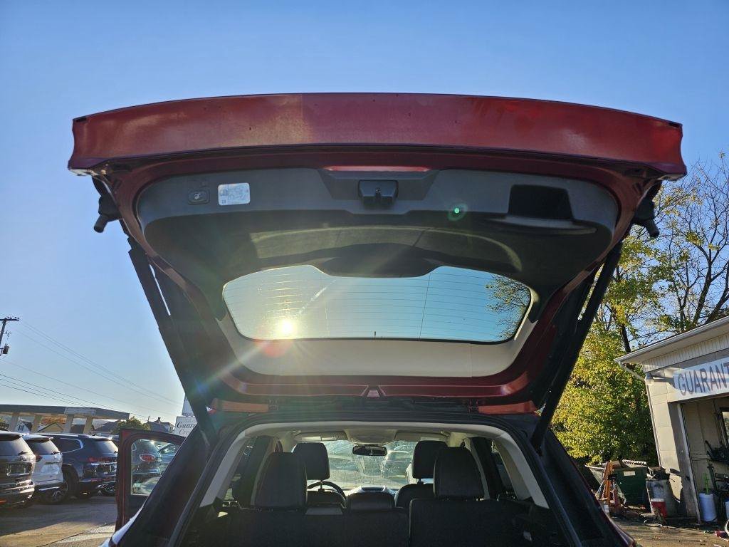 Used 2017 Ford Escape Titanium AWD/4WD image 42
