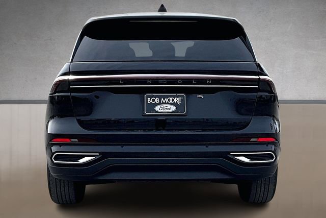 Used 2025 Lincoln Nautilus Premier AWD/4WD image 4