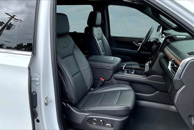 Used 2025 GMC Yukon XL Denali image 30